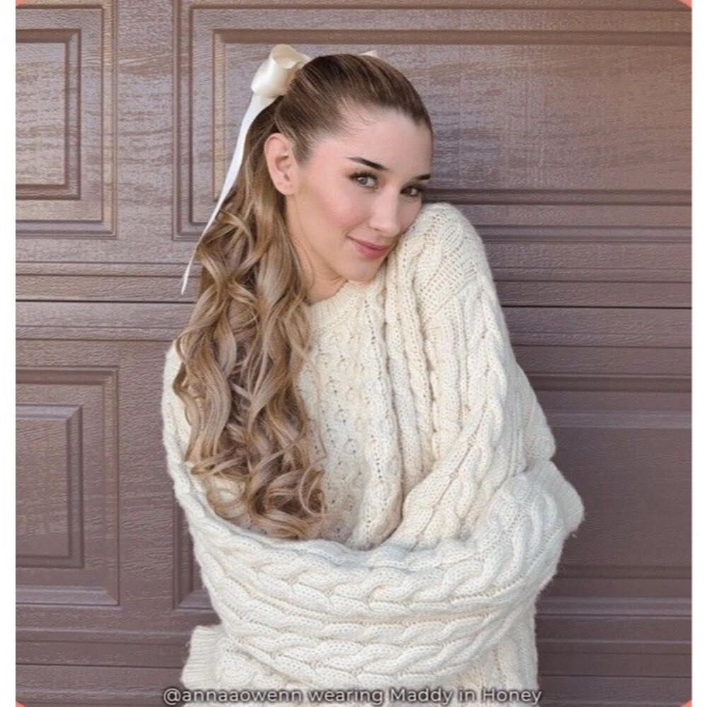 Insert Name Here Maddy Honey Blonde Extra Long w/ Large Barrel Curls 24” NEW INH